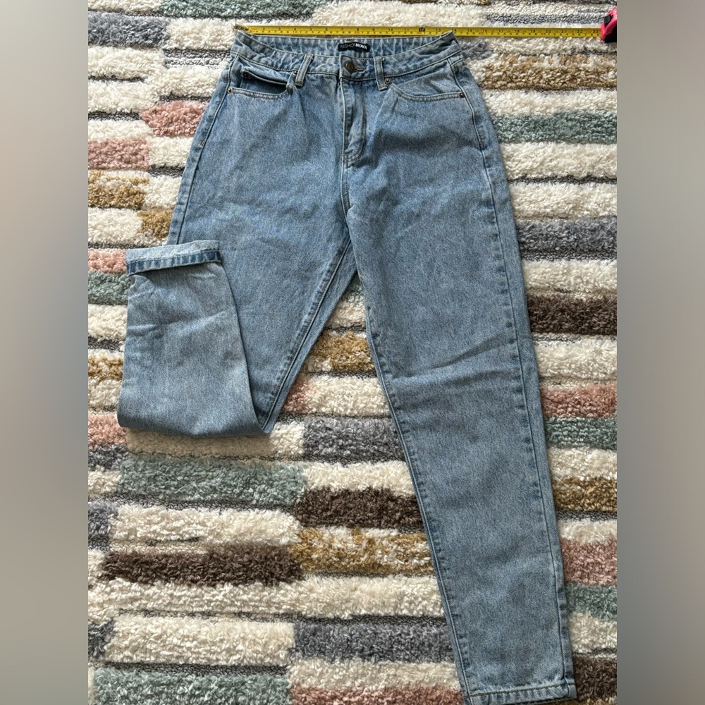 Women’s size 5 Fashion Nova Boyfriend Jeans